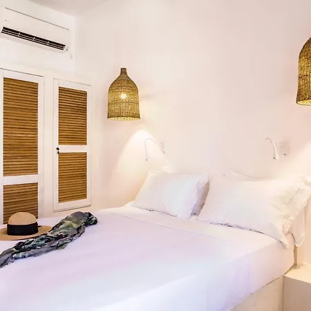 Arokaria Boutique